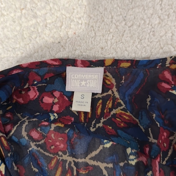 Converse long sleeve type blouse size small women’s - Picture 6 of 7